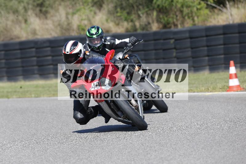 /Archiv-2025/49 26.08.2025 Cornu Master School ADR/rot-rouge/40